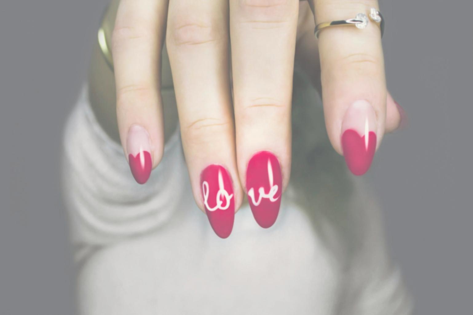 Formation pratique en extension d'ongles dans nos locaux